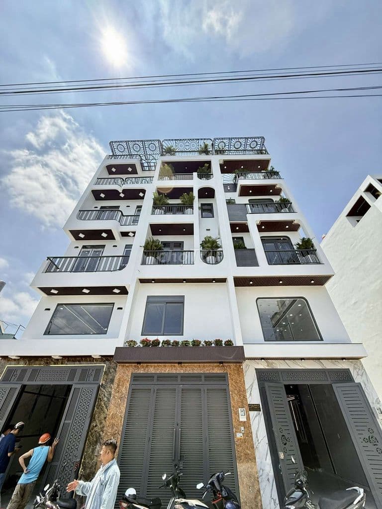 Siêu Phẩm 4m x 16m.Có Thang Máy và ô Chờ Hẻm rộng 14m Đường Thới An 16