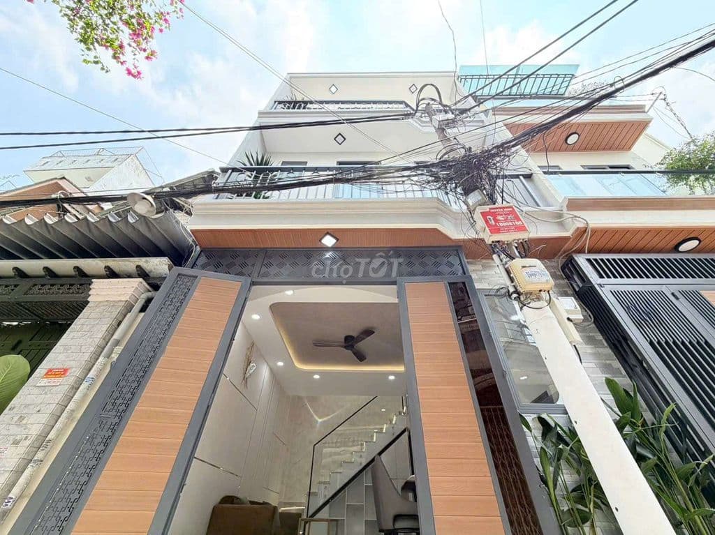 NHÀ ĐẸP GÒ VẤP - FULL NỘI THẤT CAO CẤP - XÁCH VALI VÀO Ở NGAY!