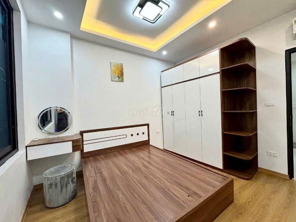 7,3 TỶ - Chính chủ cần bán gấp căn nhà 33m²xây 5 tầng, mặt tiền rộng - Ảnh 2