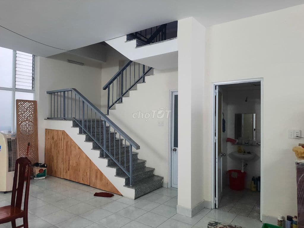 Bán shophouse 2 mặt tiền có 197m2 tại HQC 35 Hồ Học Lãm, Bình Tân.