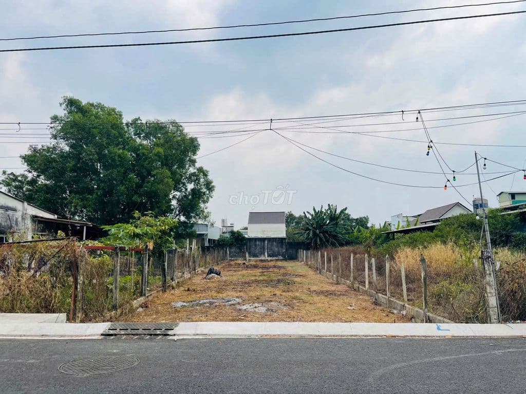 ĐẤT GIÁ RẺ có diện tích lớn có sẳn 200m2 thổ cư nằm ngay T.T CỦ CHI