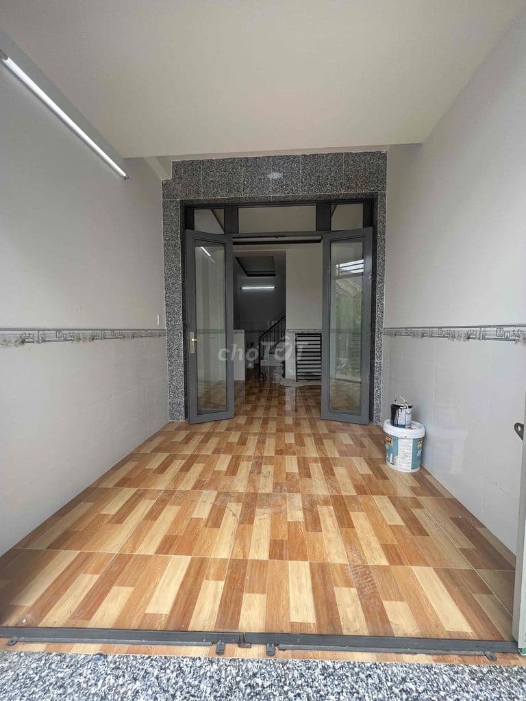 Nhà mới xây xong , 1 trệt , 1 lầu ,Hẻm xe hơi .Long Hậu - Ảnh 3