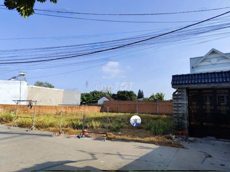 Bán đất tại Phan Văn Hớn, 5mx31m có 110m2 đất ở