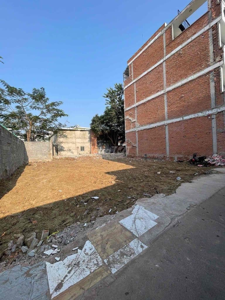 GẤP GẤP ĐẤT NGAY TÊN LỬA - 60M² - HẺM XE HƠI - CẠNH TRƯỜNG HỌC BÌNH - Ảnh 2