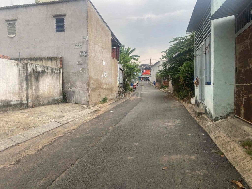 152 m2 nhà mặt tiền Lã Xuân Oai - Ảnh 3