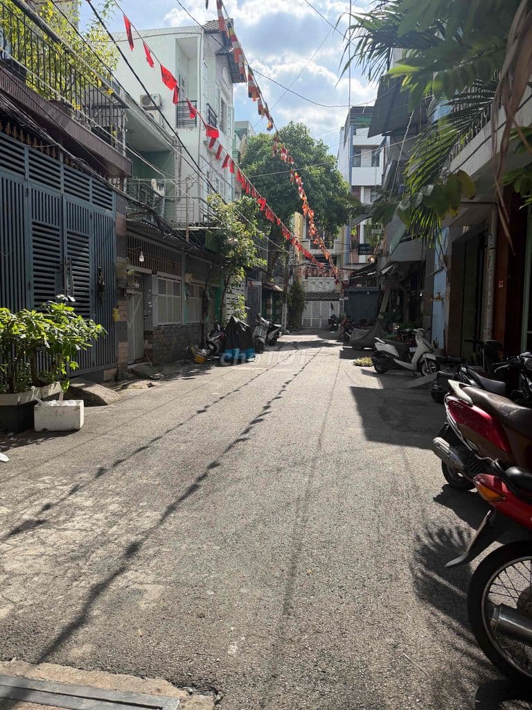 Nhà hểm 8m p10 bầu cát 4x16 4 tầng Nhà đẹp full ve ở liền