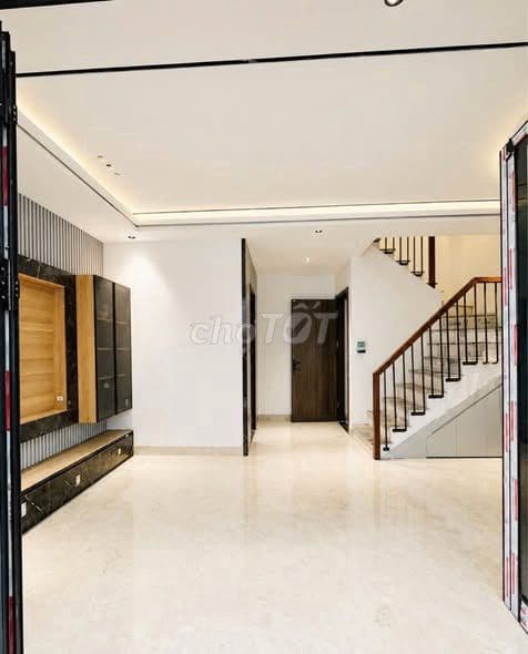 bán nhà 6 tầng Ngọc Thụy gần chợ