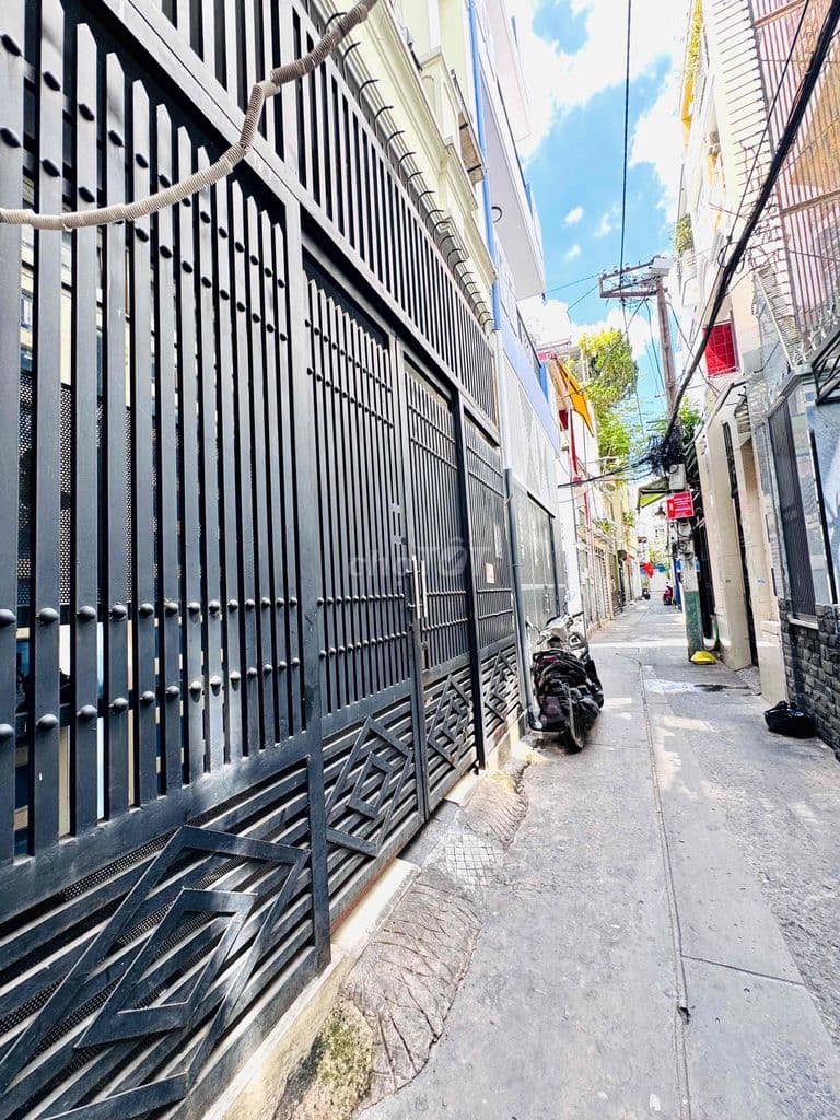 Trần Quang Diệu, 35M2 - Hẻm Thông - Ngay Cạnh Xe Hơi - 4 Tầng - Ảnh 3