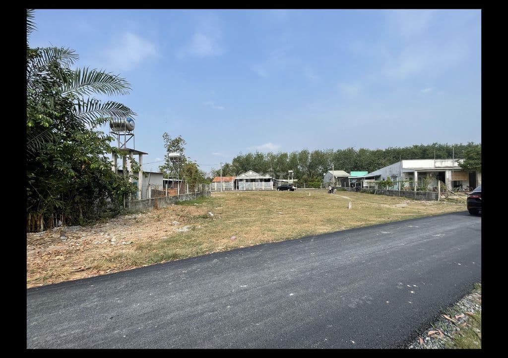 Chủ đi nước ngoài cần bán gấp 130m2 thổ cư full, 1ty4