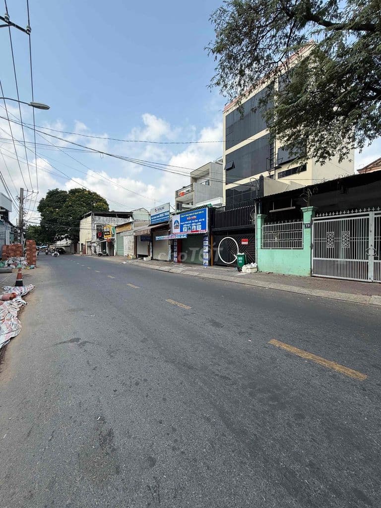 Bán Nhà Mặt Tiền Hồ Bá Phấn PLA Quận 9 Dt: 8,2 x 20 dòng tiền 50tr/thg