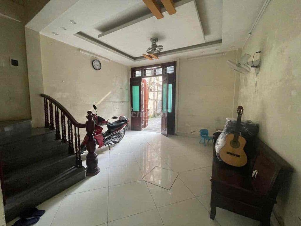 Hot! Quan Nhân, 60m ra ô tô, ngõ rộng, nhà dân xây. 35mx5T. Chỉ 7,4 tỷ