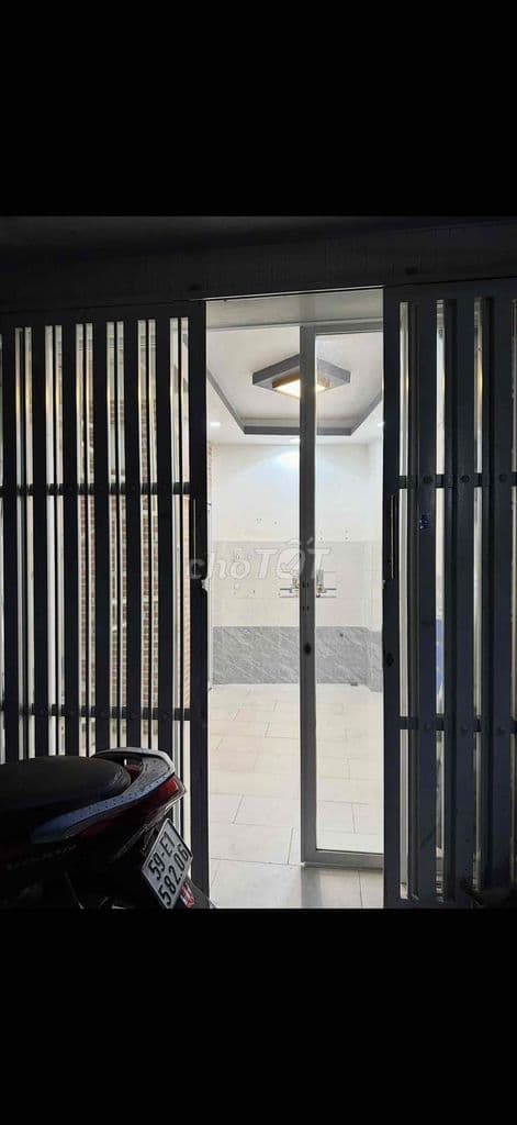 chính chủ cần bán 1 căn ngay trung tâm thể thao tân bình . - Ảnh 3