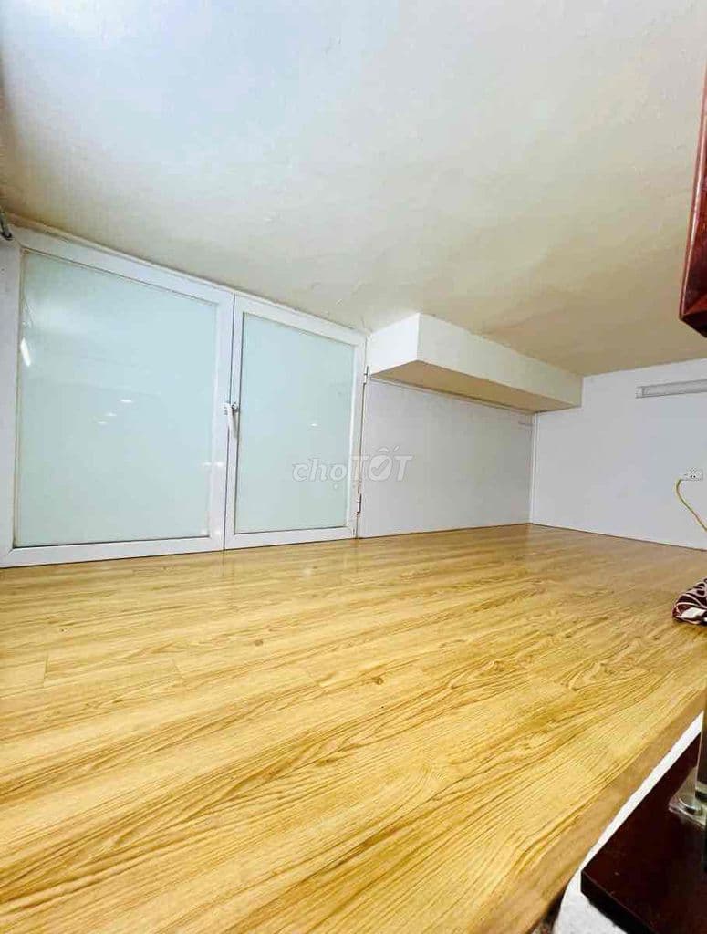 TT Nguyễn Chí Thanh, tầng 1, sát phố, 2 thoáng, ô tô đỗ, ngõ rộng - Ảnh 3