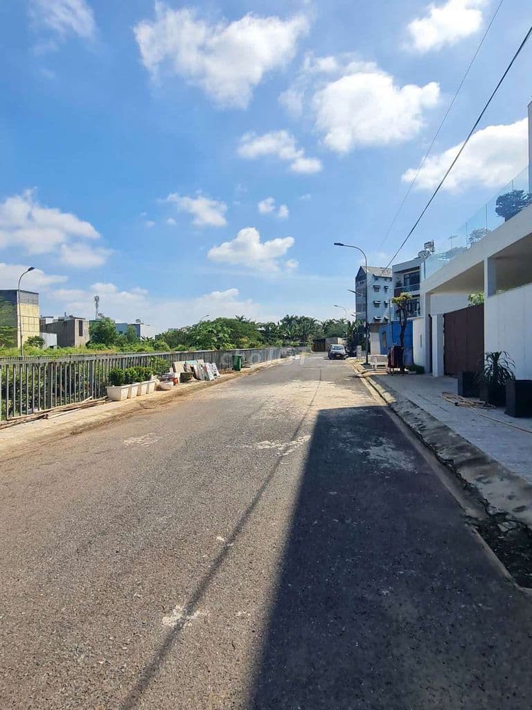 Bán lô đất 133.2m2, 5x24.8, thổ cư 125.4m2, KDC Tăng Long Riverview