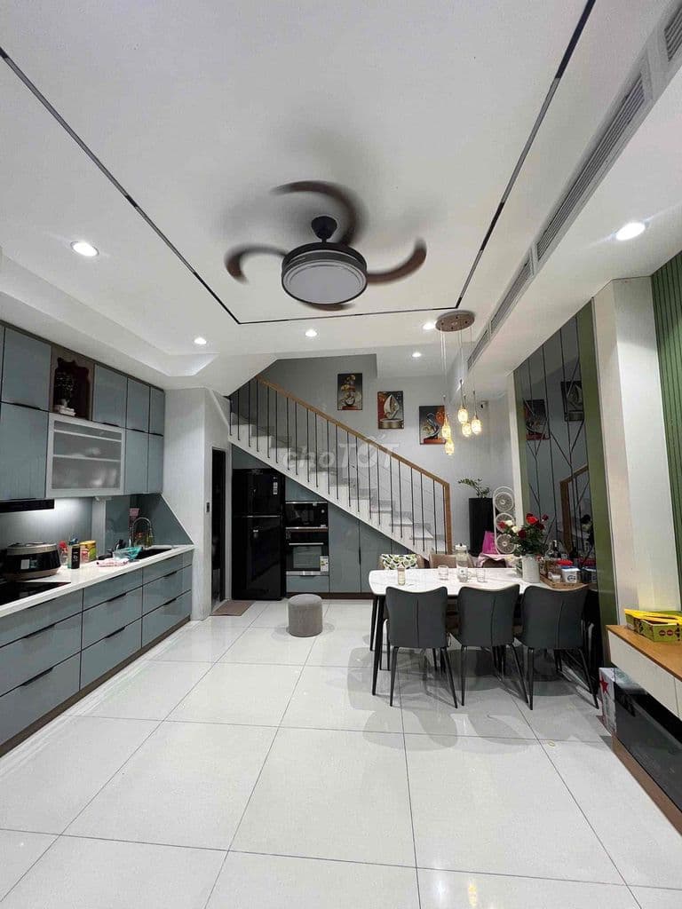 Nhà 3,5Tấm,Full Nội Thất,2PN,3WC,PK+Bếp Rộng Rãi