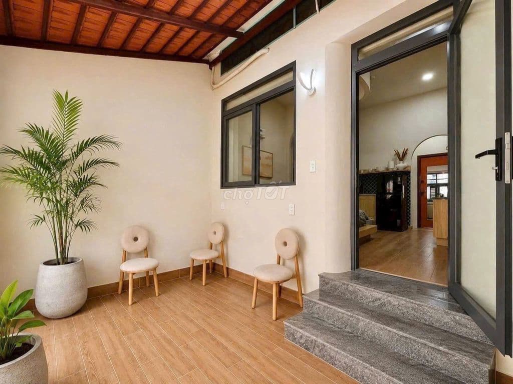 Nguyễn Gia Trí 2 mặt hẻm xe tải 5 tầng 7PN Master AirBnB thu 70tr/th