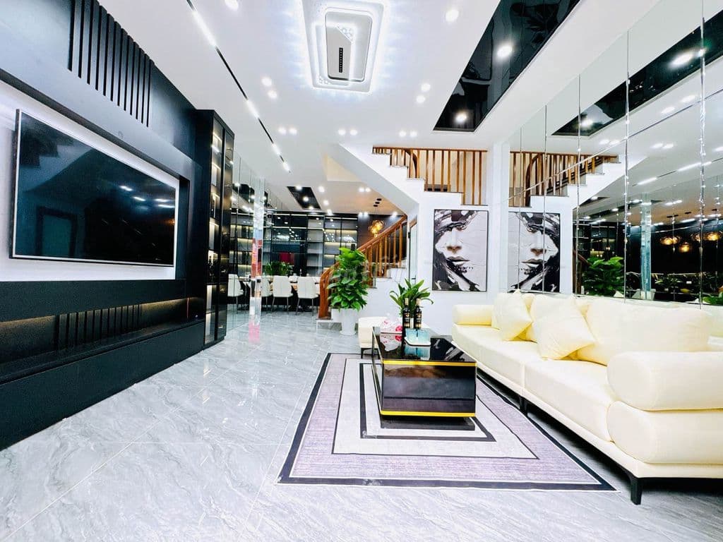 BÁN NHÀ ĐẸP CHÍNH CHỦ MẶT SÁT PHỐ LÊ TRỌNG TẤN, TẶNG FULL NỘI THẤT