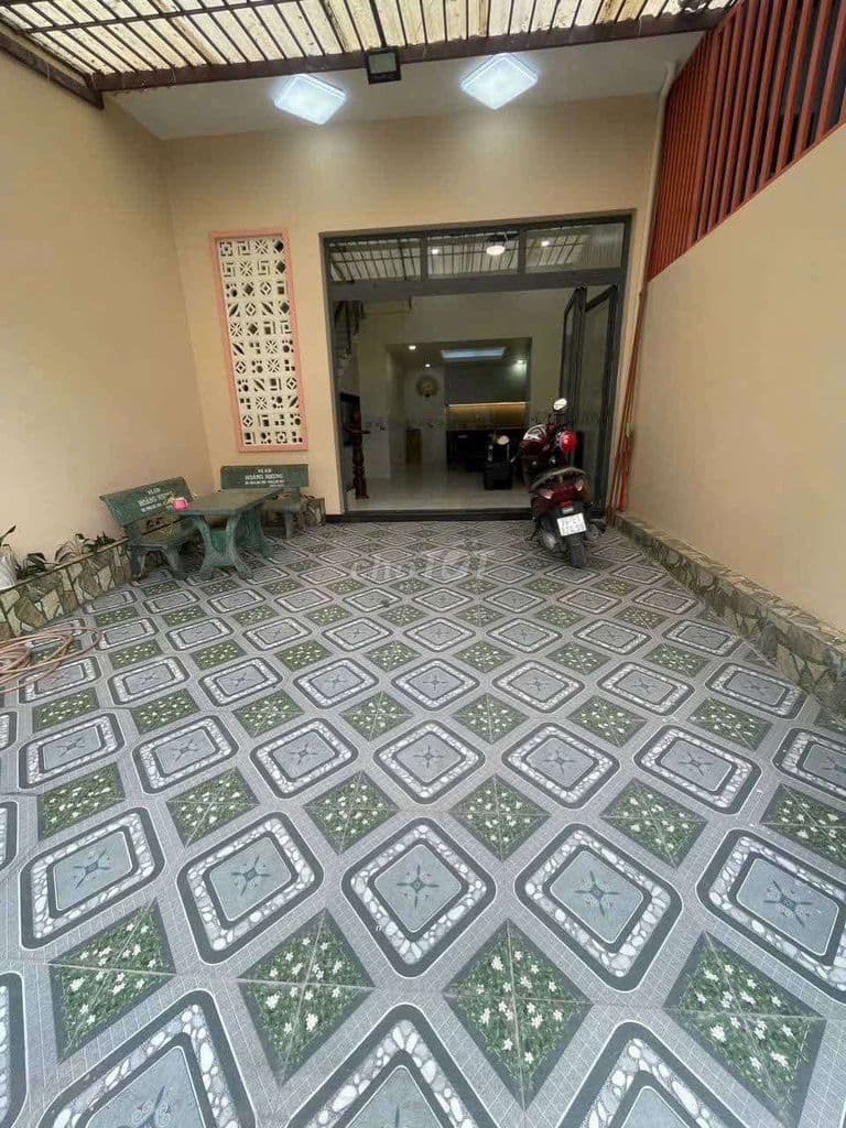 Bán nhà 1 tr 2 lầu và sân thượng ngay ngã tư ga - Ảnh 3