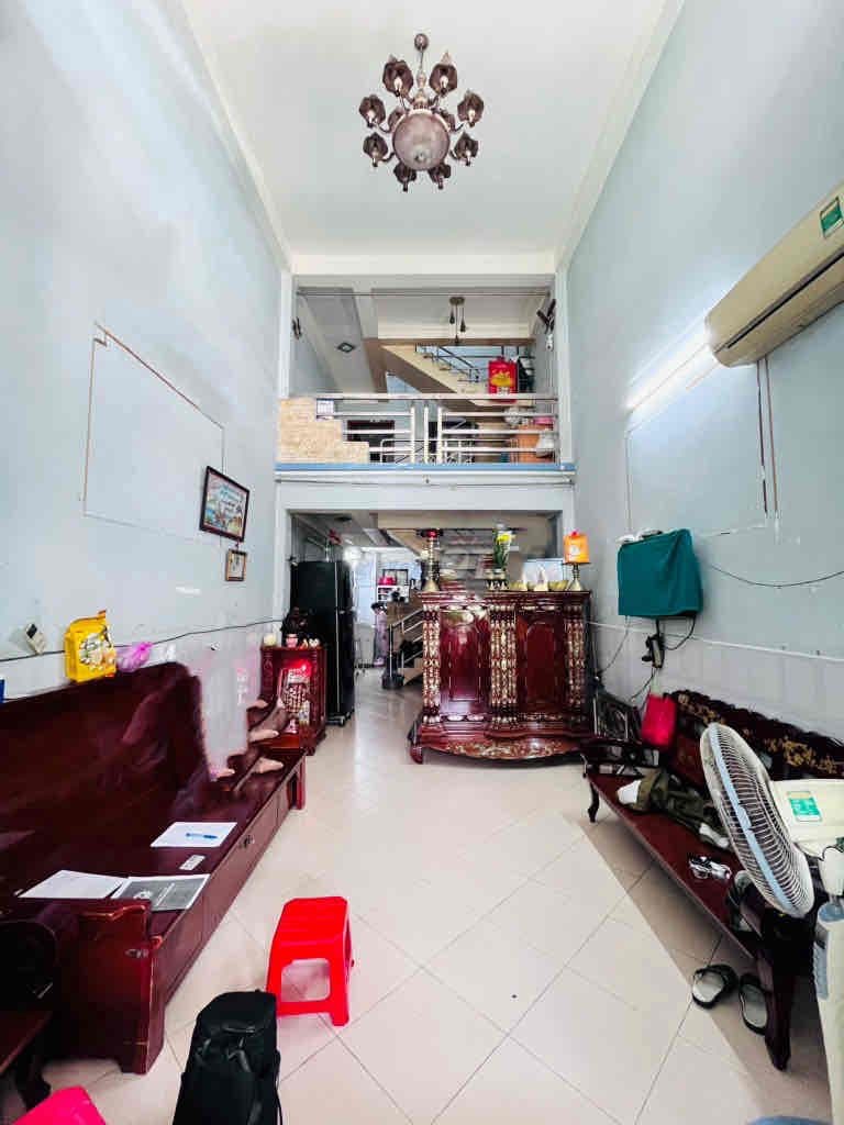 Bán Nhà Mặt Tiền Chính Chủ 1 Đời - 3 Tầng - 4PN - Cách Phạm Hùng 10mét