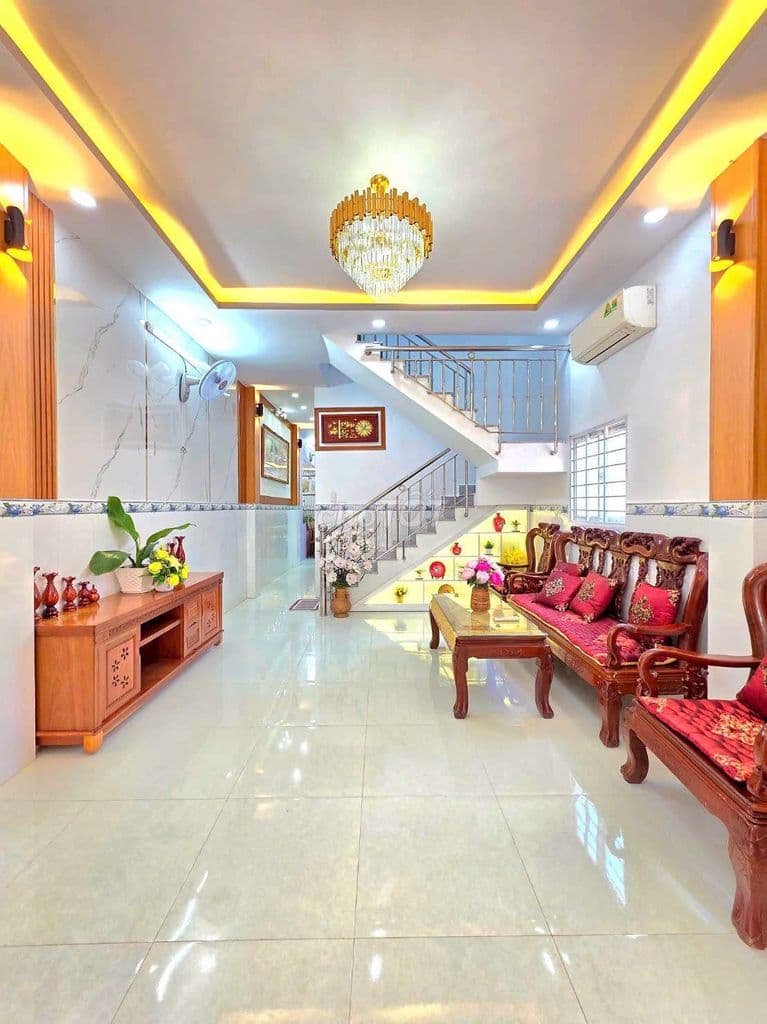 nhà bán 100 mét vuông gần chợ với trường học - Ảnh 3