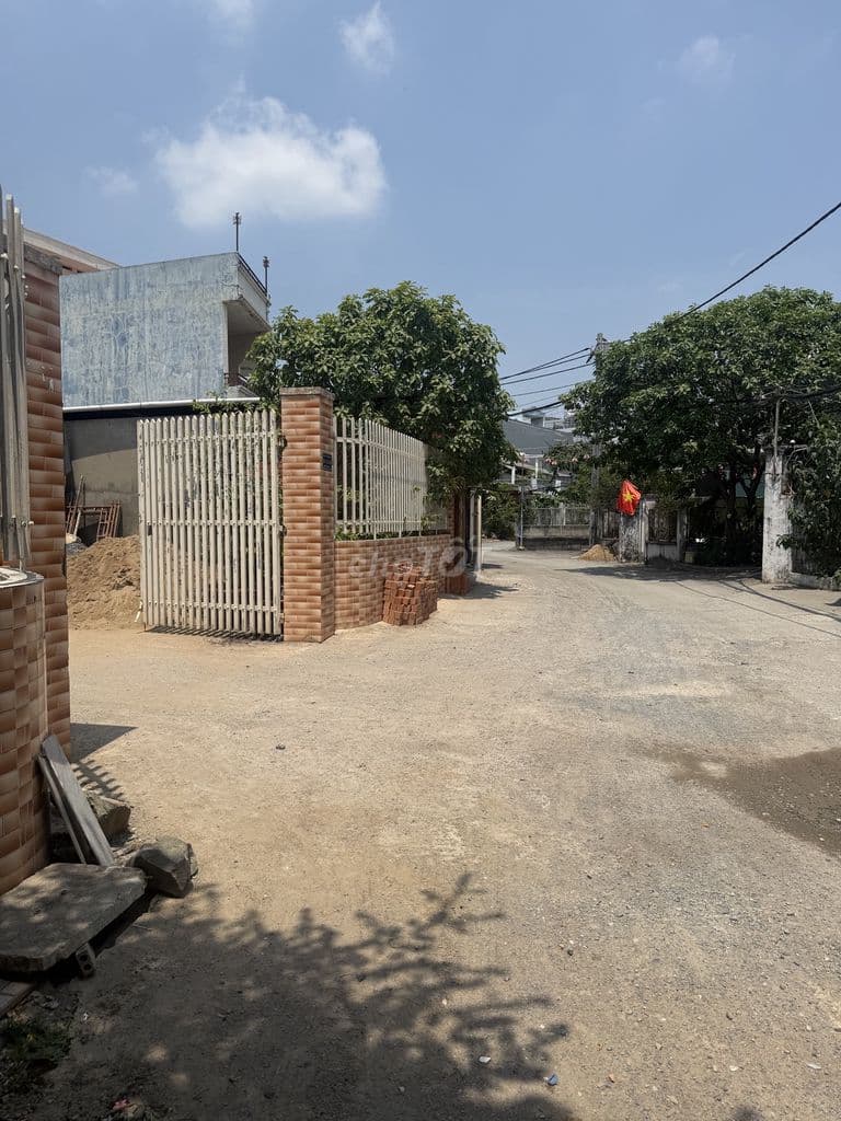• Chính chủ cần bán nhanh lô đất 1000m² – sổ riêng – xây dựng tự do