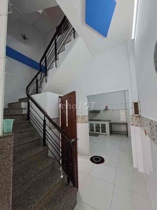 Bán nhà 2 lầu hẻm rộng 5m đường Âu Dương Lân P3Q8 - Ảnh 3