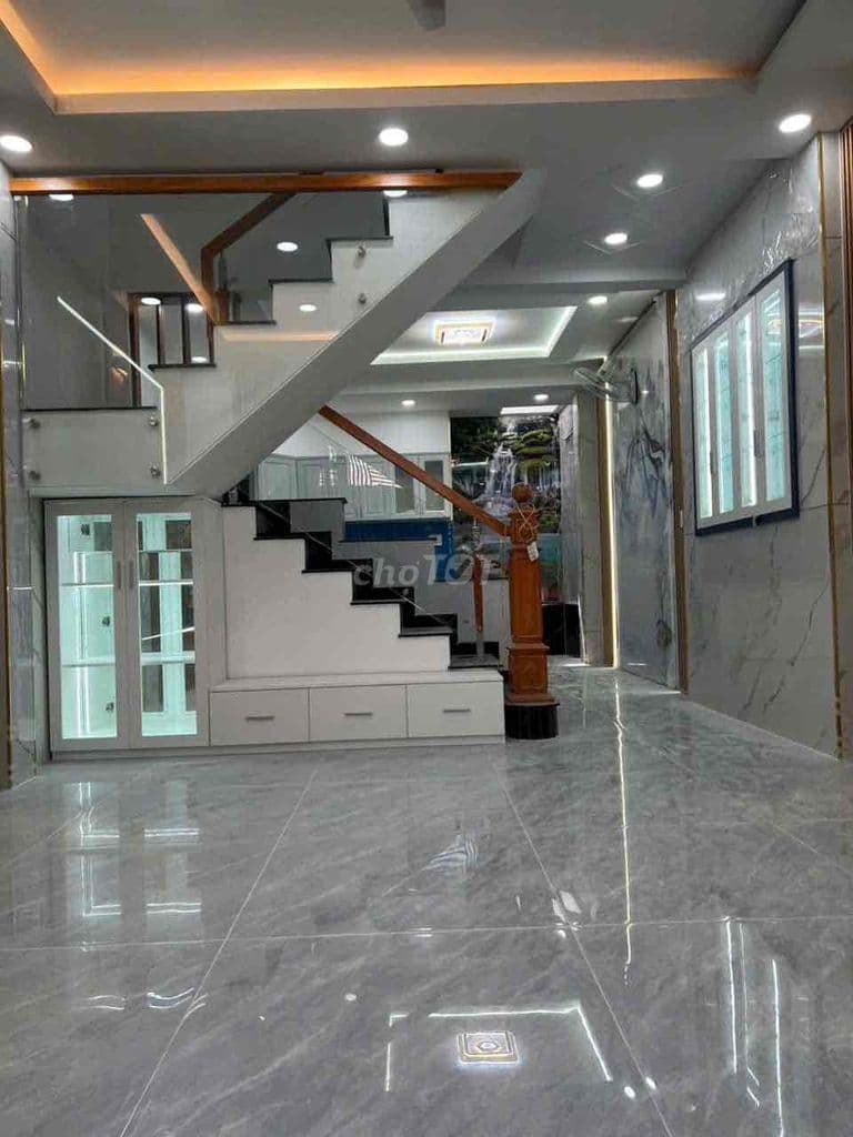 bán căn nhà sổ hồng riêng Q12