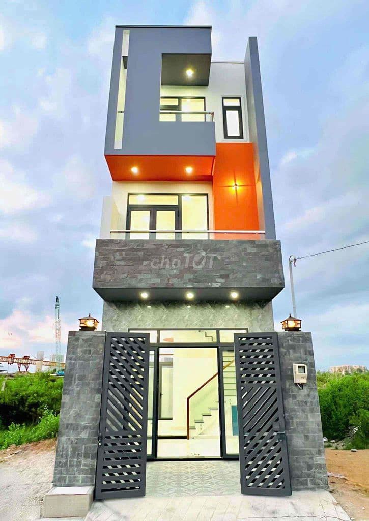 Bán nhà 3 tầng, 3pn, 4wc, tại Nguyễn Xiển kdc Việt Nhân, chỉ 5Tỷ!!