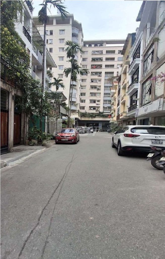 Nhà liền kề Trần Kim Xuyến - Yên Hòa. DT 80m x 5 tầng, mặt tiền 5m