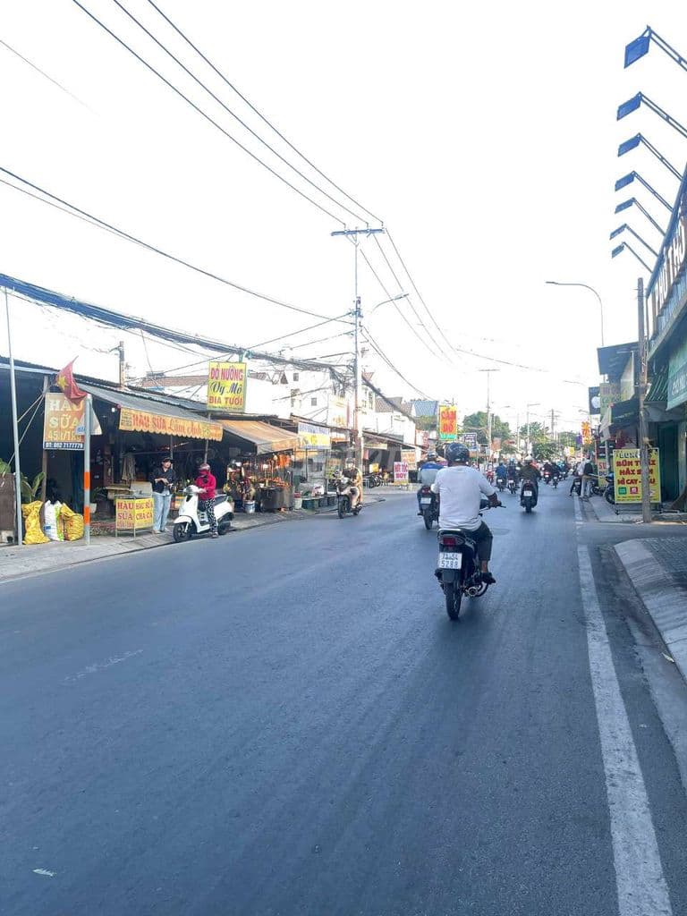 HẺM XE HƠI TRỊNH THỊ MIẾNG .THỚI TÂM THÔN .HM 71M2 .3PN CHỈ 3 TỶ 550