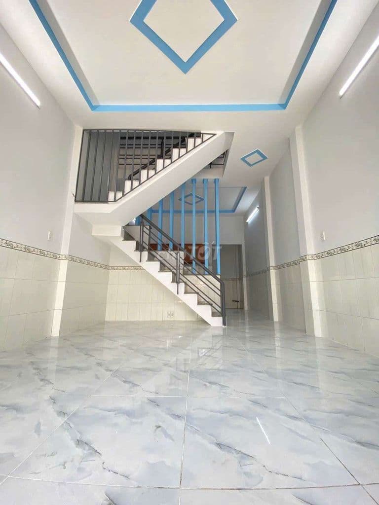 NHÀ ĐẸP 4 X10 GÁC SUỐT CHỈ 2/ ĐƯỜNG VĨNH LỘC GẦN CÂY XĂNG QUANG PHÚ