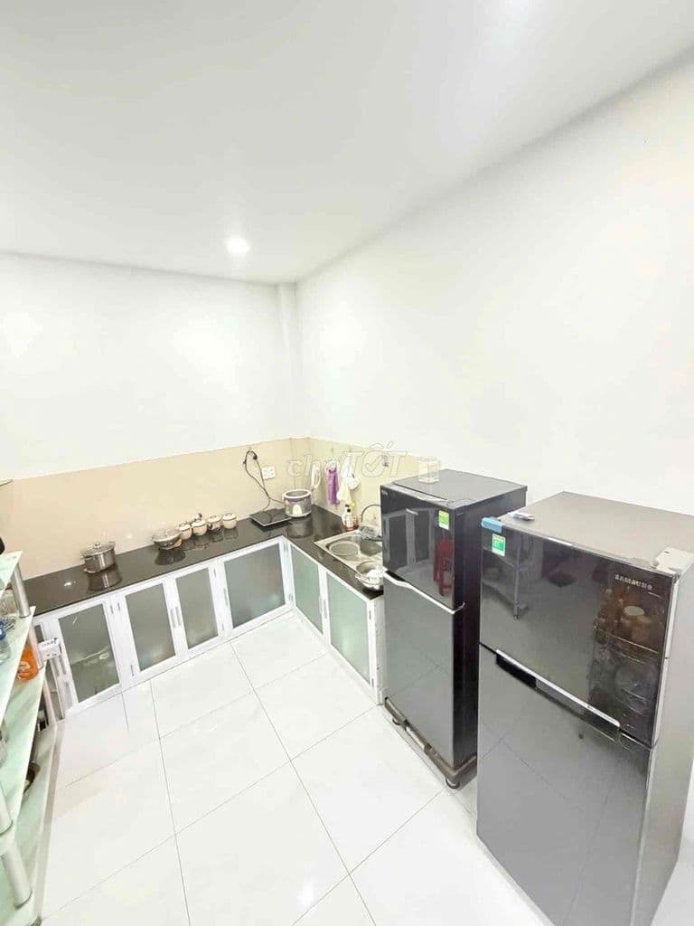 NHÀ ĐẸP GẦN MẶT TIỀN CMT8 – Ô TÔ THÔNG – 3 LẦU – DÒNG TIỀN SẴN – 4,5 x - Ảnh 2
