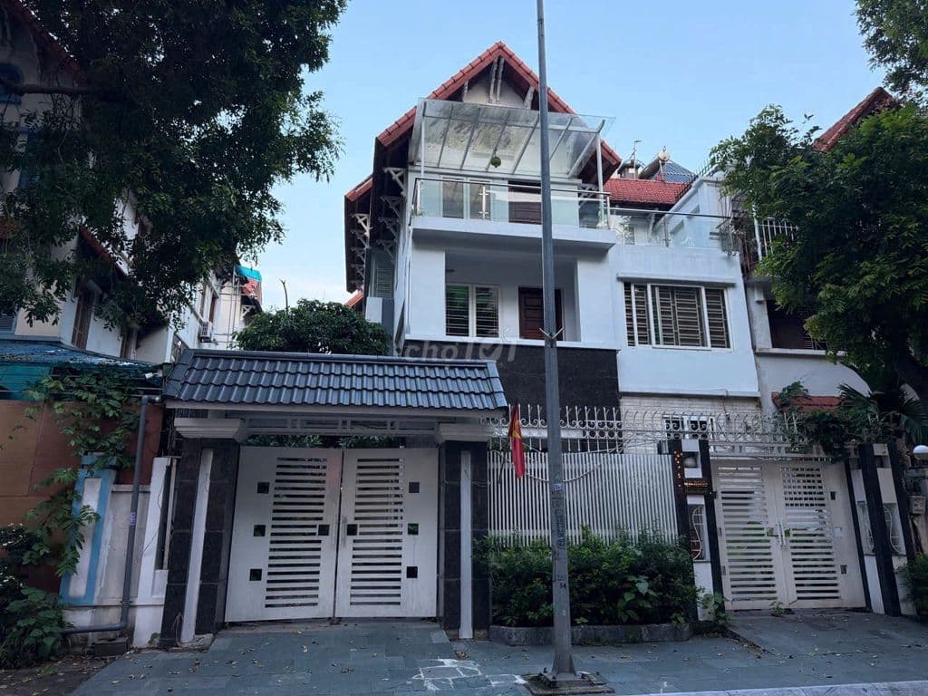 CẦN BÁN BIỆT THỰ LIỀN KỀ VIỆT HƯNG LONG BIÊN HÀ NỘI.