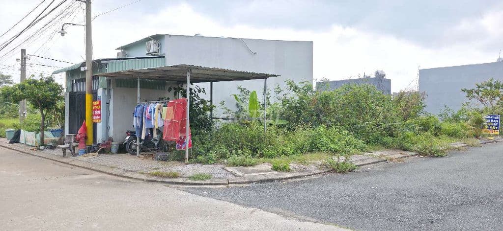 Lô góc 78m2(6,4x12), mt đs8 nối dài, dự án Blue, P Long Phước, Tp HCM