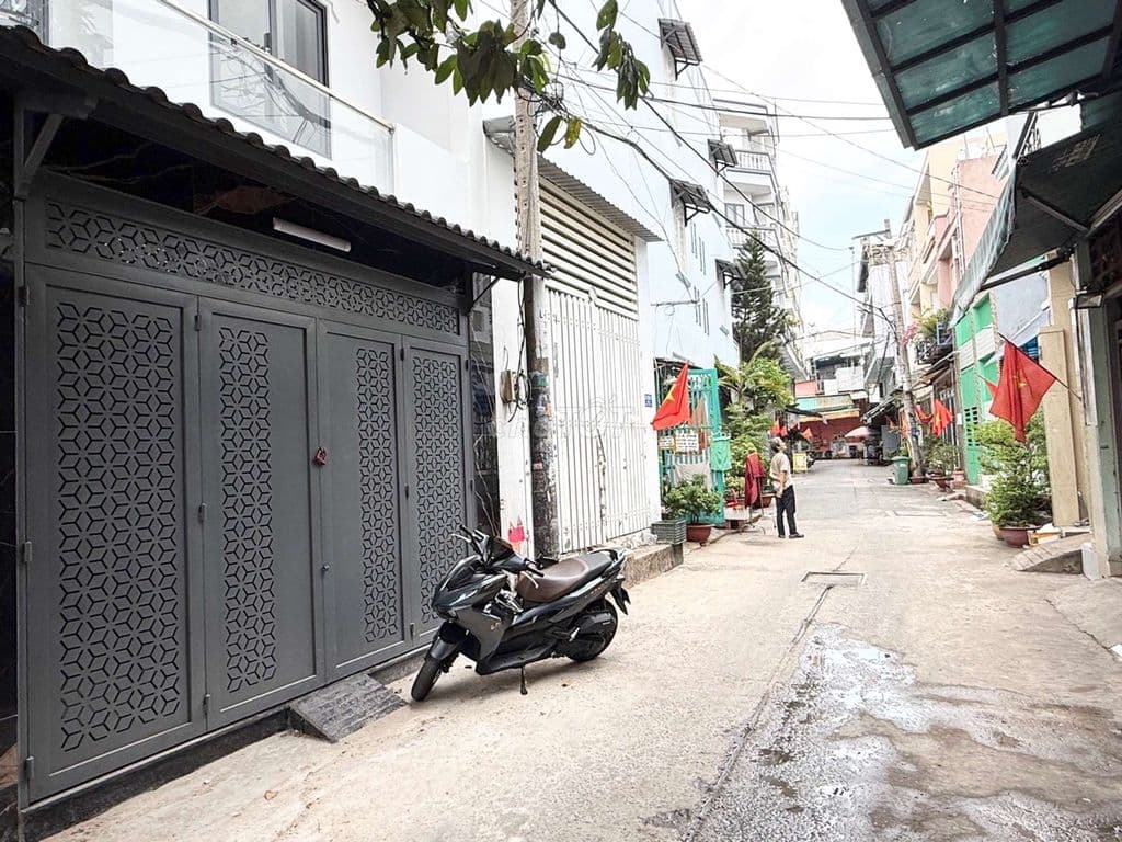 Nhà Mới Cạnh Nguyễn Sơn Tân Phú - 4m*13.5m , 3 PN Đường Trước Nhà 6m
