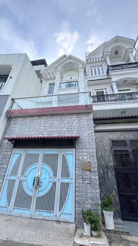 Nhỉnh 6 tỷ Nhà Phố 5,2m x 20m. Xây 3 Tầng Khu VIP Nguyễn Ảnh Thủ