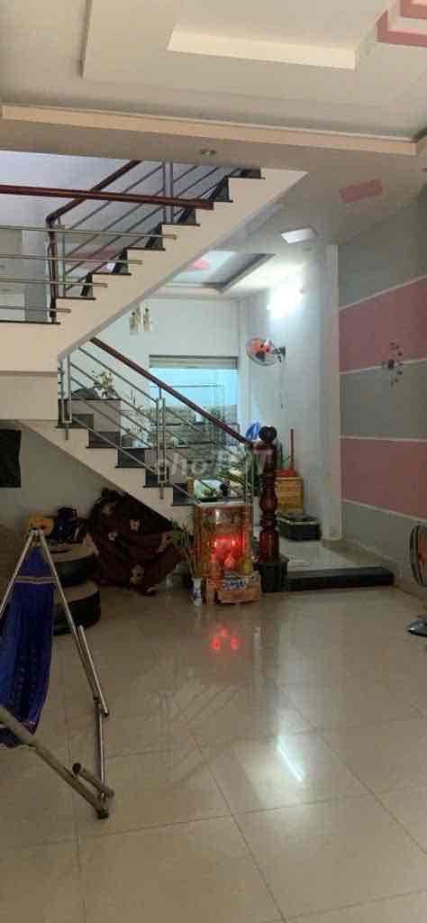 bán nhà 2mt cách celadon tân phú 5p đi xe