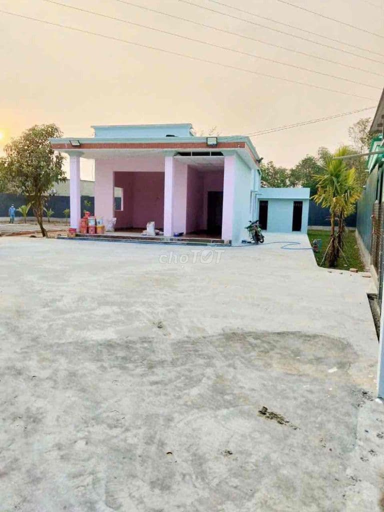 Bán Nhà Vườn 1200m2 có 80m2 thổ cư. sẵn 2 căn nhà cấp 4