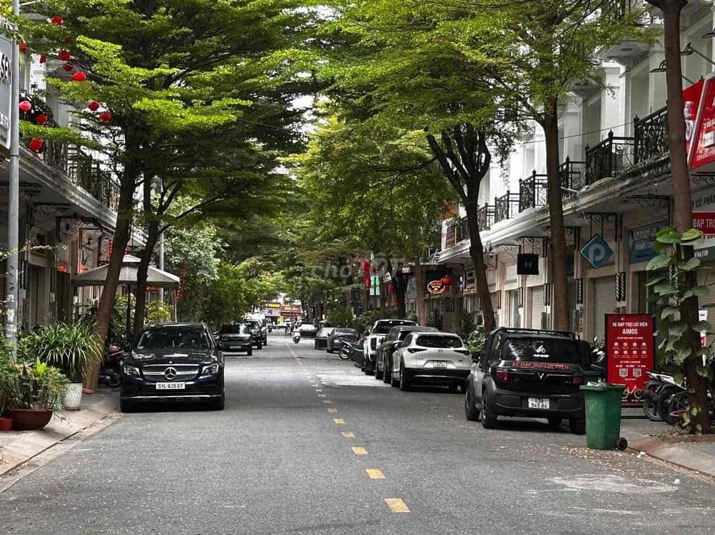 BÁN NHÀ PHỐ MẶT TIỀN ĐƯỜNG SỐ 7