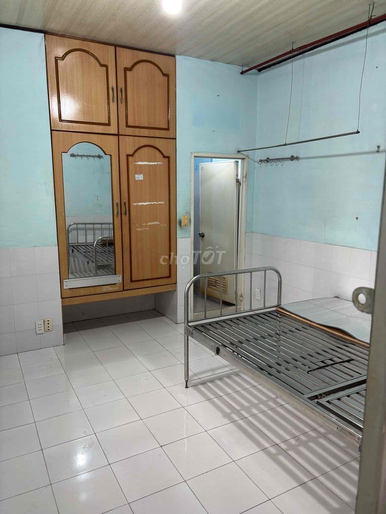 PHÒNG NGAY LĂNG CHA CẢ KHÔNG CHUNG CHỦ CHỖ ĐỂ XE, WC RIÊNG GIỜ TỰ DO - Ảnh 3