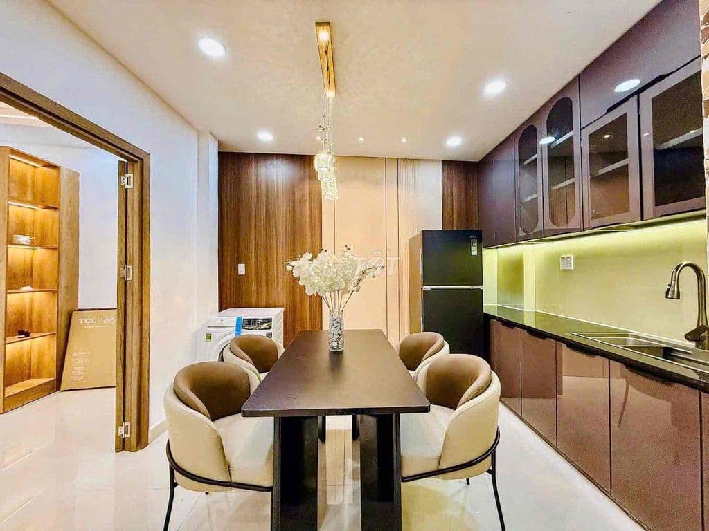 Nhà Khuôn viên Đất 60m. 4 Phòng ngủ, CÓ PN dưới Tầng trệt, KẾ BÊN Q1 - Ảnh 3