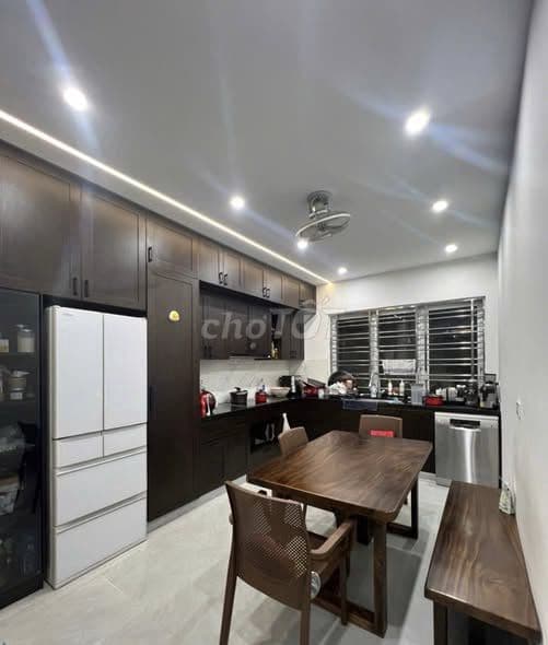 Nhà mặt phố Xuân Thủy Cầu Giấy, kinh doanh sầm uất