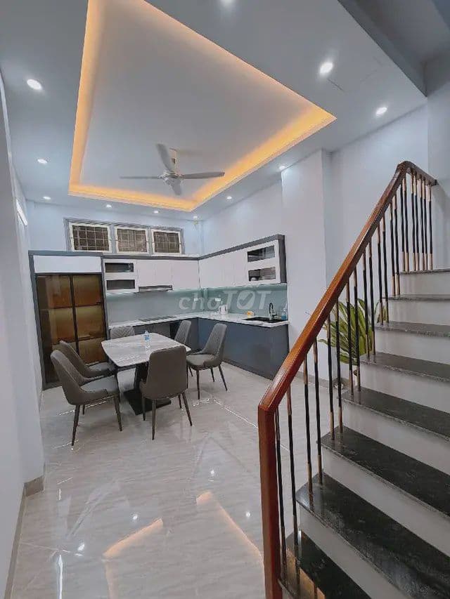 NH.À Phố Kim Đồng 50m3 Thang máy, nội thất, Sổ đó , không quy hoạch. - Ảnh 2