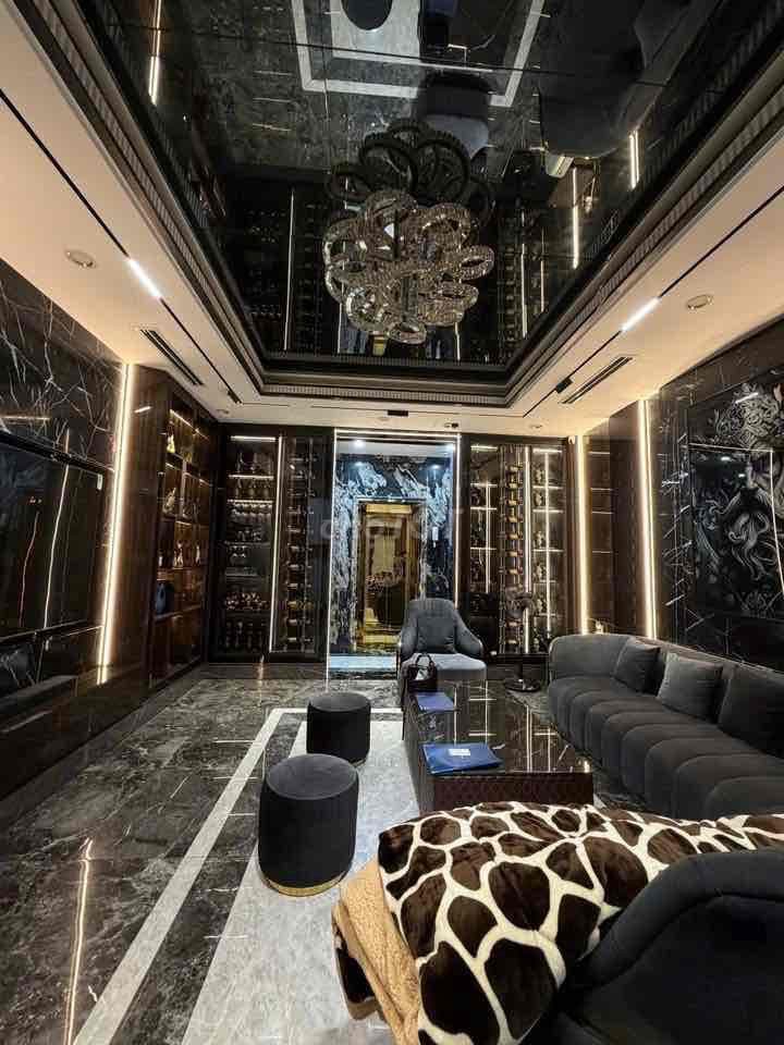 Giảm giá phố Minh Khai. Ô tô đỗ cửa, lô góc, Thang Máy, 55m*6T.