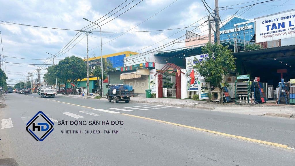 Nhà 11.5 x 20 đường 6m thông cách Lê Văn Khương 100m