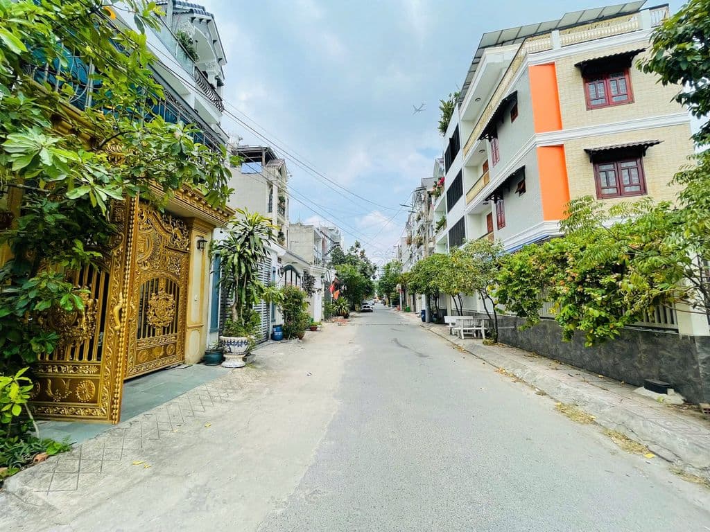 Đất Trục Lê Văn Chí - Đường 10M Đẹp-Xây 5 Tầng -Ngay Ga Metro-7,5 Tỷ