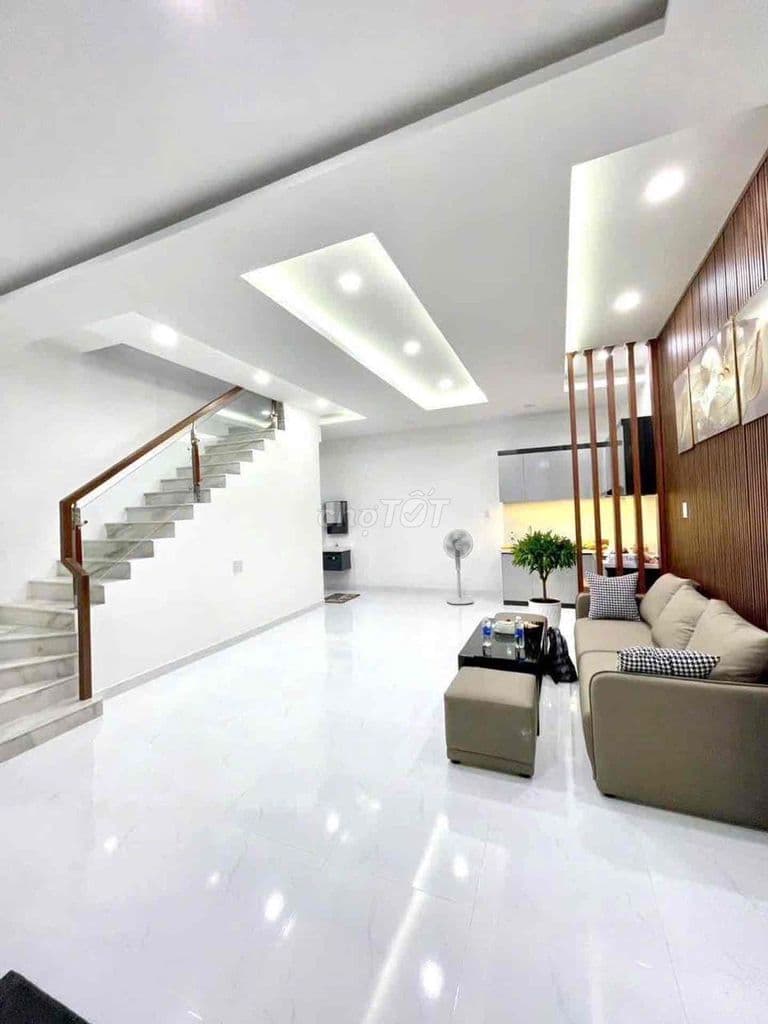 NHÀ TÂY THANH TÂN PHÚ HẺM XE HƠI THUẬN TIÊN DI CHUYEN TRUNG TÂM