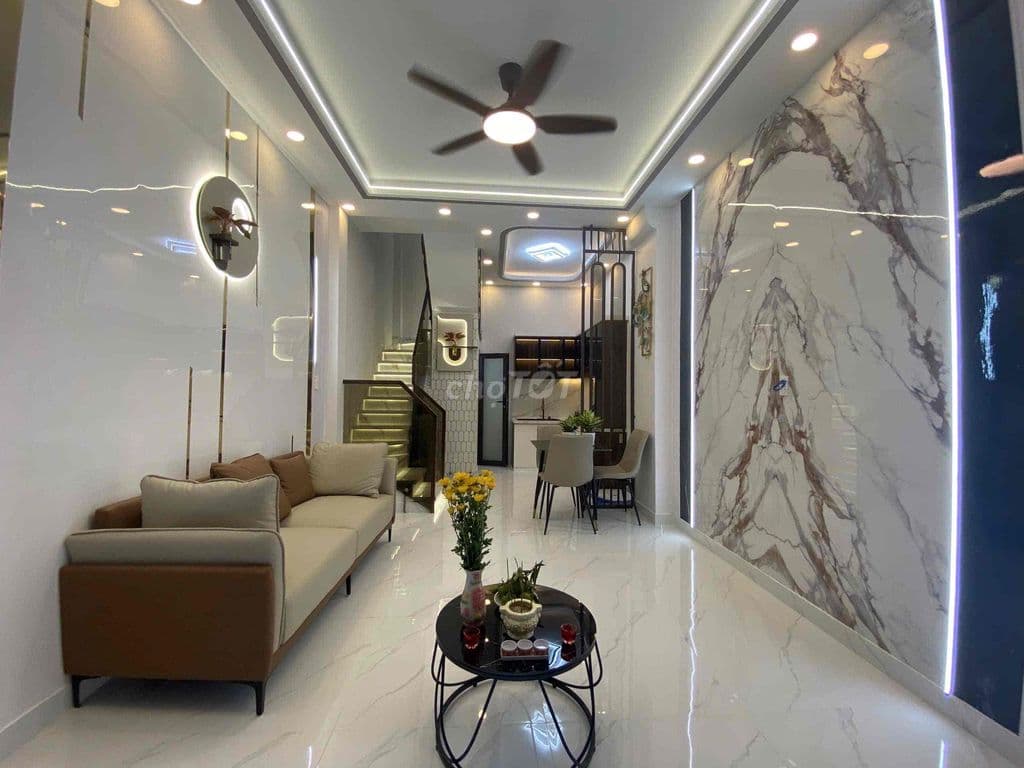 Nhà 3 tầng mới đẹp như hình gần chợ minh phụng đường Lê Quang Xung