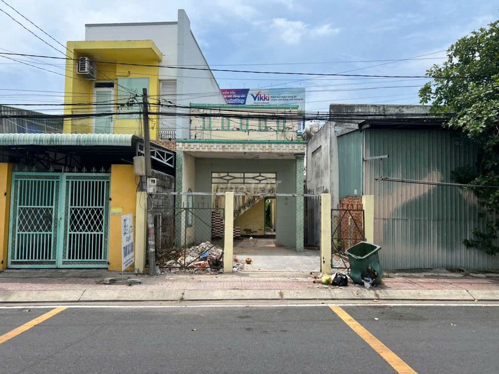 KẸT TIỀN BÁN GẤP LÔ ĐẤT MẶT TIỀN 173M2 SÁT BÊN QL22 GIÁ 950TR
