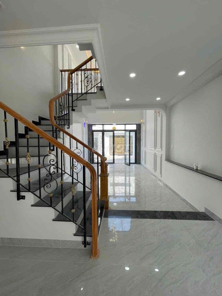 BÁN NHÀ 5 TẦNG GẦN CHỢ HIỆP BÌNH- PHẠM VĂN ĐỒNG - Ảnh 3